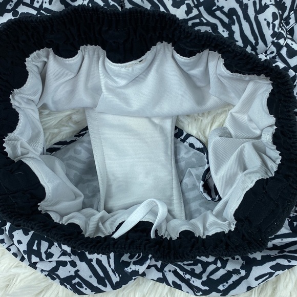 Lululemon Tracker Short III *4-way Stretch Brushed Animal White Black / Black - Picture 3 of 5